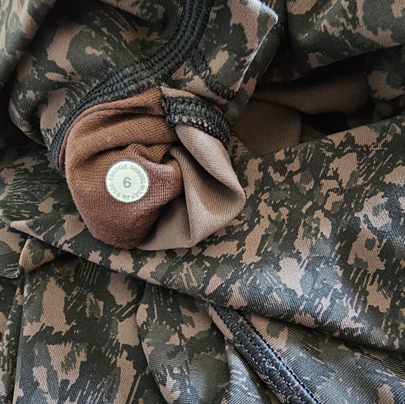 Lululemon Capri Leggings - Picture 3 of 5